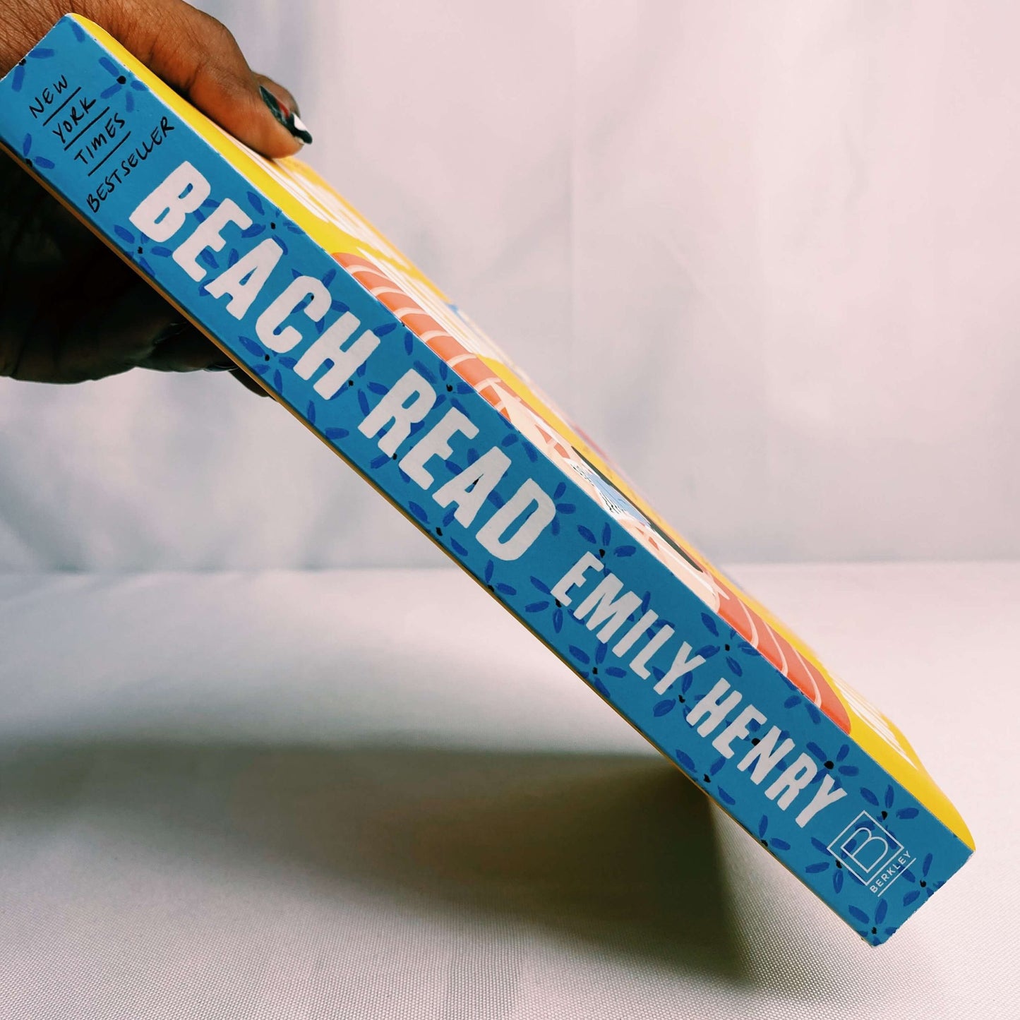 Beach Read Paperback by Emily Henry