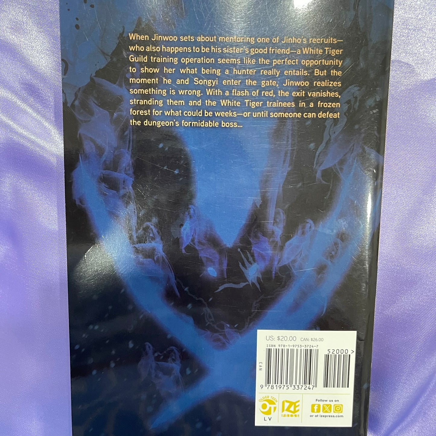 Solo Leveling Vol 4 Paperback FULLY COLOURED WEBTOON By Chugong