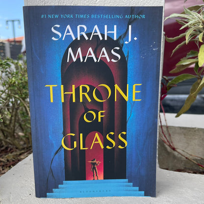 Throne of Glass Paperback by Sarah J. Maas (Adventure Fantasy)