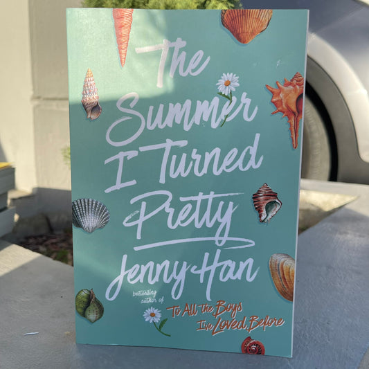 The Summer I Turned Pretty Paperback – April 6, 2010 by Jenny Han