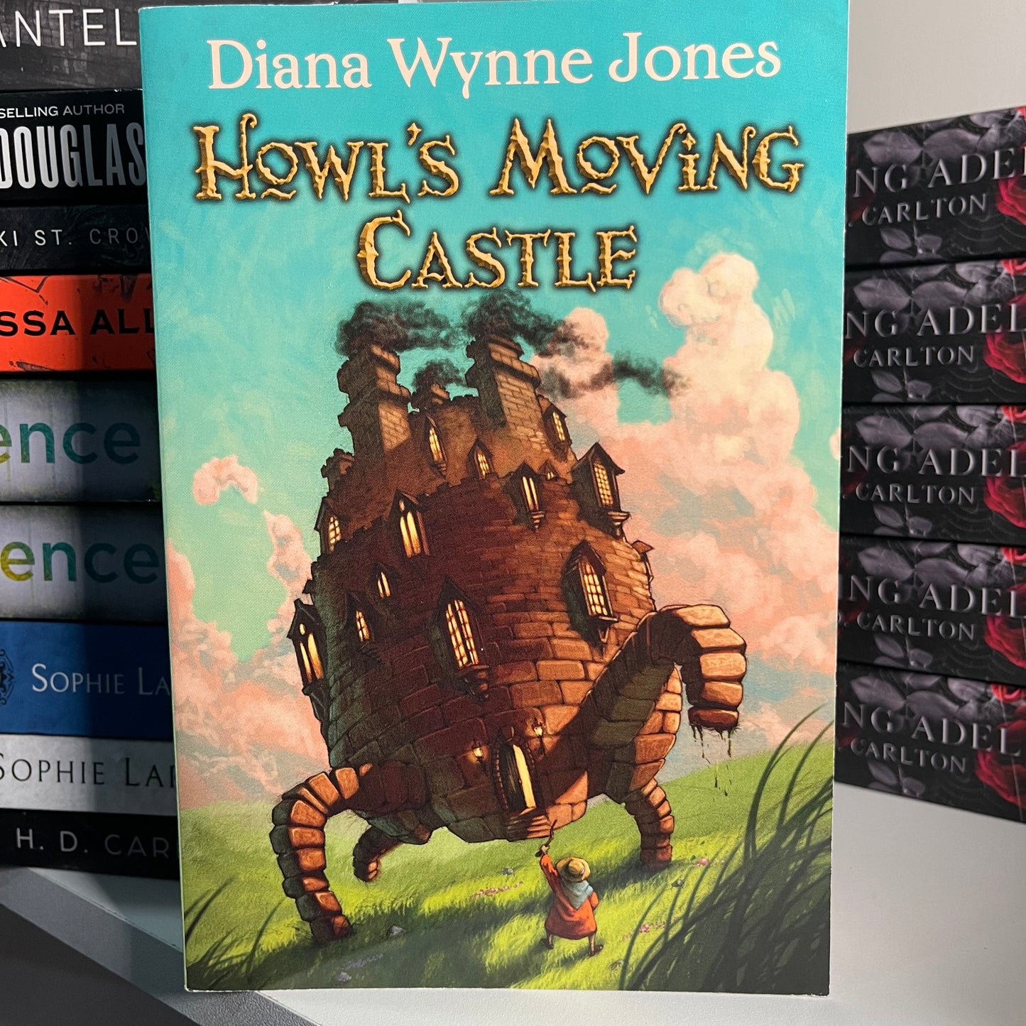 Howl's Moving Castle by Diana Wynne Jones Paperback