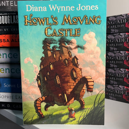 Howl's Moving Castle by Diana Wynne Jones Paperback