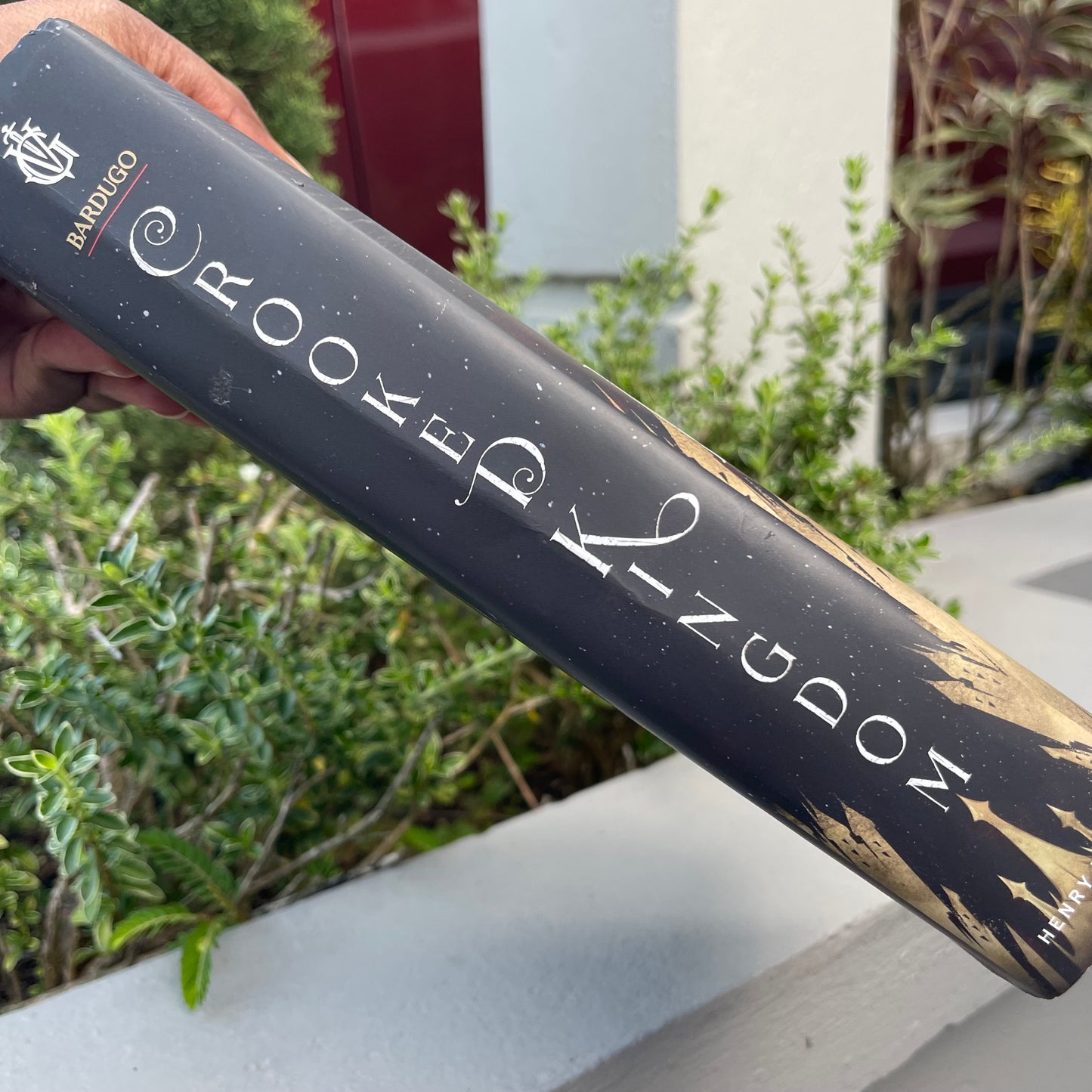 Crooked Kingdom Hardocver: A Sequel to Six of Crows by Leigh Bardugo
