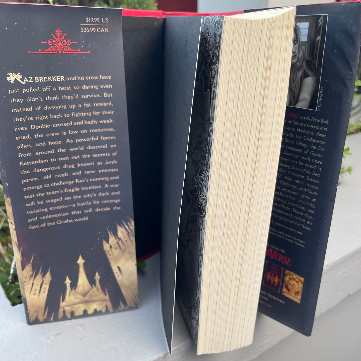 Crooked Kingdom Hardocver: A Sequel to Six of Crows by Leigh Bardugo