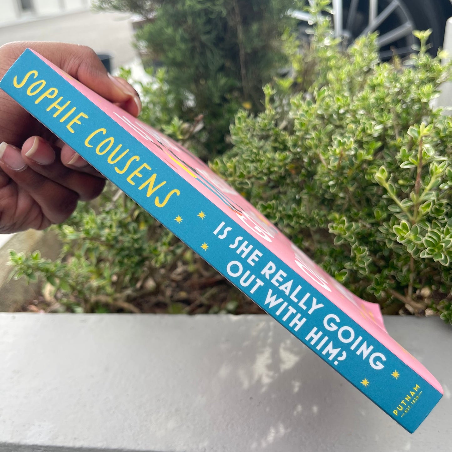 Is She Really Going Out with Him? Paperback by Sophie Cousens