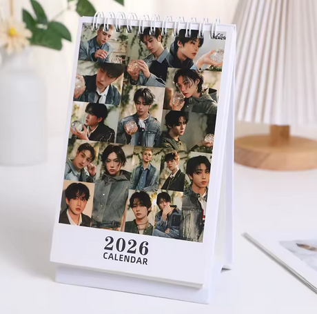 Stray Kids 2026 Desk Calendar Hollow